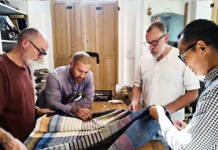 3枚のダミー画像右