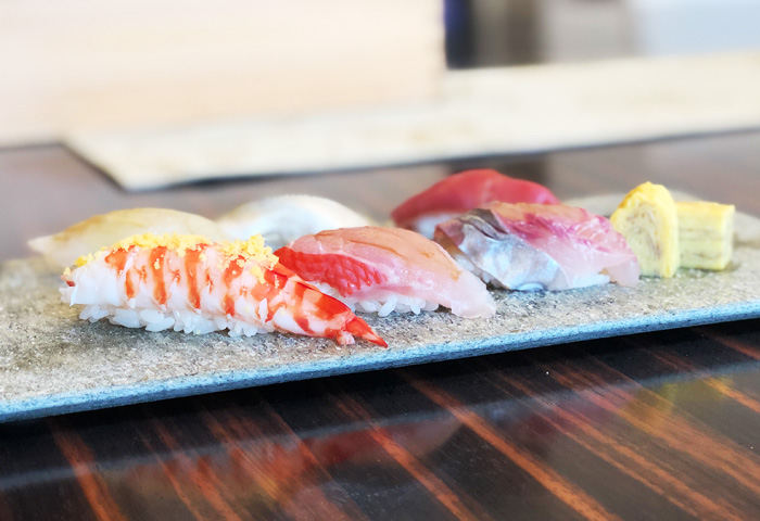 3枚のダミー画像左