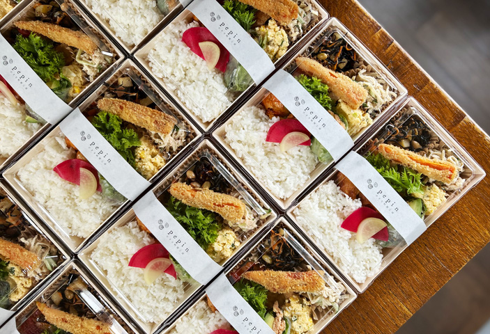 3枚のダミー画像右